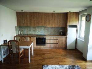 Kuchyňa alebo kuchynka v ubytovaní Apartament Korczaka Centrum