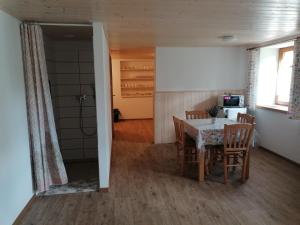 Fotografie z fotogalerie ubytování Apartmán na statku v destinaci Jílovice + 8 fotografií