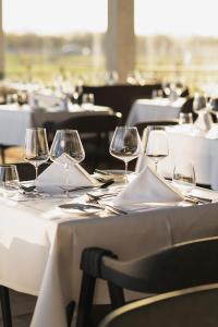 Restoran või mõni muu söögikoht majutusasutuses Scheiblhofer The Resort