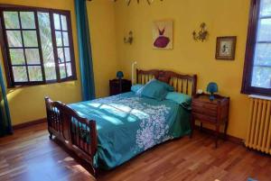 Ένα ή περισσότερα κρεβάτια σε δωμάτιο στο Bel appartement T4 dans maison basque