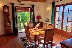 Χώρος καθιστικού στο Bel appartement T4 dans maison basque