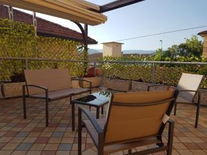 Balkón nebo terasa v ubytování Bella casa vicino alla grotta giusti.