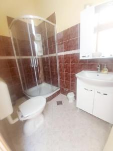 Kupatilo u objektu Apartments Ratka