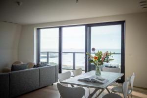 カトザントにあるLa Risacca, Luxurious, 3 bedroom, sea view design apartmentのギャラリーの写真