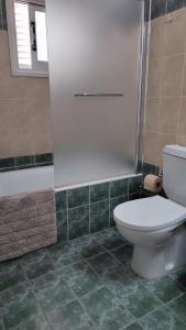 Kylpyhuone majoituspaikassa Isabella Modern flat City Center Nicosia