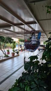 Piscina de la sau aproape de Villa George - Family Holidays