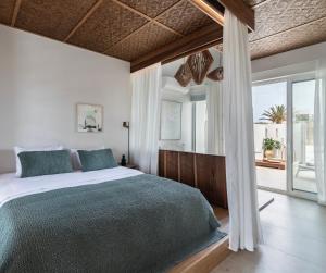 Posteľ alebo postele v izbe v ubytovaní ALERÓ Seaside Skyros Resort
