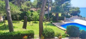 Bazén v ubytování Apartamento Salou Vistas Mar - Piscina nebo v jeho okolí