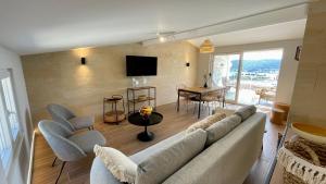 TV a/nebo společenská místnost v ubytování ViSun Apartment 2 + 17 fotografií