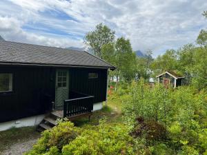 Galeriebild der Unterkunft Cosy and authentic cabin in Lofoten in Sandsletta