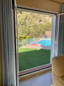 Basen w obiekcie Villa Los Altos, La Herradura, Almuñecar lub w pobliżu