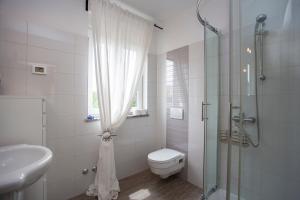 Koupelna v ubytování Villa Pistine - with private pool for 8 near Rovinj