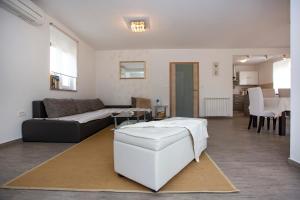 Posezení v ubytování Villa Pistine - with private pool for 8 near Rovinj