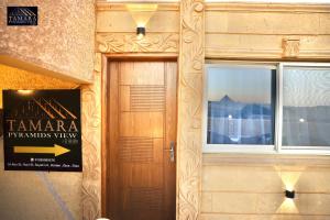 Certificato, attestato, insegna o altro documento esposto da Tamara Pyramids View