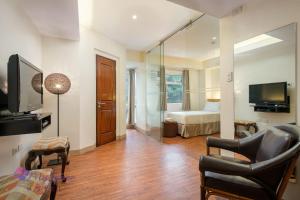 Μια τηλεόραση ή/και κέντρο ψυχαγωγίας στο MySpace Hotel @BGC