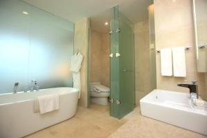 High1 Grand Hotel Convention Tower的一间浴室