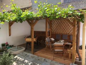 シュピッツにあるAPARTMENT ZUM ROTEN TORのギャラリーの写真