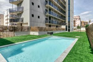 Bazén v ubytování Pelosa Apartment nebo v jeho okolí