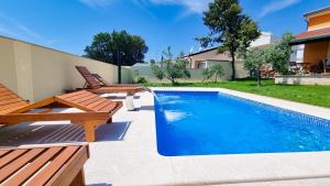 Bazén v ubytovaní Holiday Home - Istrian Dream with swimming pool alebo v jeho blízkosti