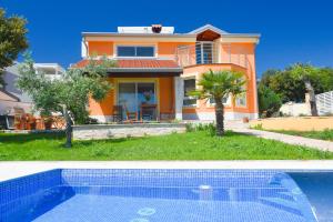 Bazén v ubytovaní Holiday Home - Istrian Dream with swimming pool alebo v jeho blízkosti
