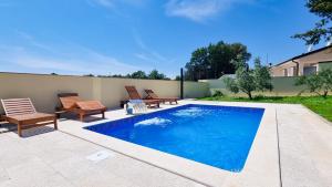 Bazén v ubytovaní Holiday Home - Istrian Dream with swimming pool alebo v jeho blízkosti