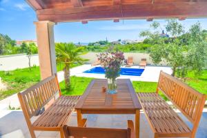Bazén v ubytovaní Holiday Home - Istrian Dream with swimming pool alebo v jeho blízkosti