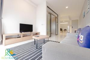 TV a/nebo společenská místnost v ubytování 1 Tebrau Residences By RR JBcity