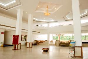 Posezení v ubytování SRM Hotel Trichy + 37 fotografií