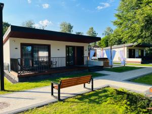 WRZOS resort & wellness **** DOMKI CAŁOROCZNE外面的花园