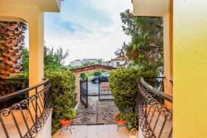 Vonkajšia záhrada v ubytovaní Calma Luxury Apartments #2 Sozopoli in Halkidiki