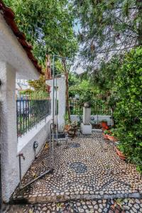Vonkajšia záhrada v ubytovaní Calma Luxury Apartments #2 Sozopoli in Halkidiki