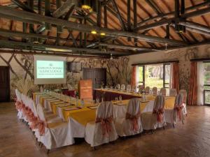 Veitingastaður eða matsölustaður á Sarova Shaba Game Lodge