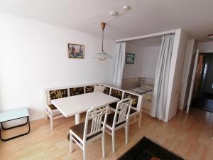 A seating area at Ferienwohnung Seestraße