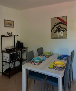 Televízia a/alebo spoločenská miestnosť v ubytovaní IL NIDO DI CHLOE cod. citra 011027-LT-0239