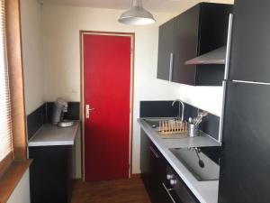 Kuchyňa alebo kuchynka v ubytovaní Villa ALOHA