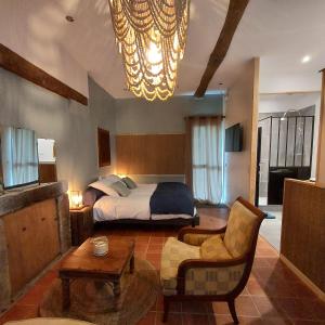 Posezení v ubytování Les Chambres du Château du Rozel