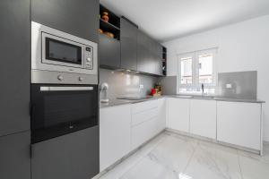 Galeriebild der Unterkunft New villa with rooftop terrace and pool in Daya Nueva + 21 Fotos