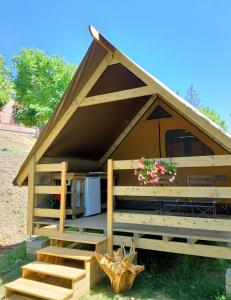 Foto dalla galleria di Resort Orizzonti Glamping a SantʼElpidio a Mare Altre 33 foto