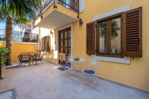 Balkón alebo terasa v ubytovaní Apartmani Đogaš