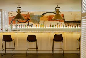 Lounge nebo bar v ubytování H10 Conquistador