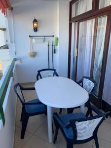 Posedenie v ubytovaní Appartamento confortevole con piscina 7