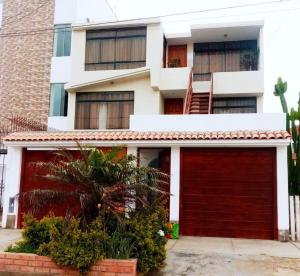 Gallery image of apartamentos Los cedros in Lima