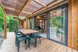 Μπαλκόνι ή βεράντα στο Les Lodges Chalets by Le Marintan +16 φωτογραφίες