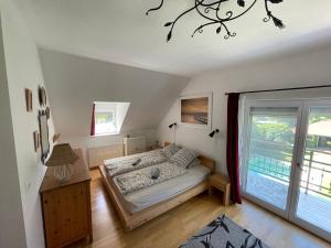 Posteľ alebo postele v izbe v ubytovaní 5 bedroom villa very close to Balaton + 37 fotografií