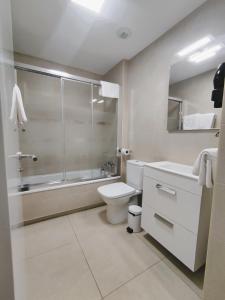 Kylpyhuone majoituspaikassa Apartamento Santander Maliaño