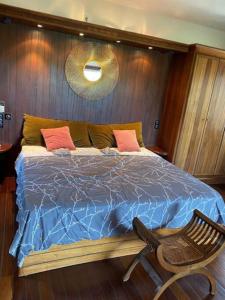 Postel nebo postele na pokoji v ubytování Luxueuse bastide provençale de 350 M2