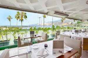 
Een restaurant of ander eetgelegenheid bij H10 Tenerife Playa
