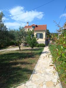 Gallery image of Apartman Kolona in Tkon