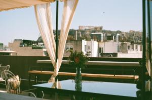 Balkón nebo terasa v ubytování Mona Athens + 37 fotografií