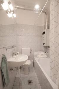 Koupelna v ubytování B10 Baross Apartment
